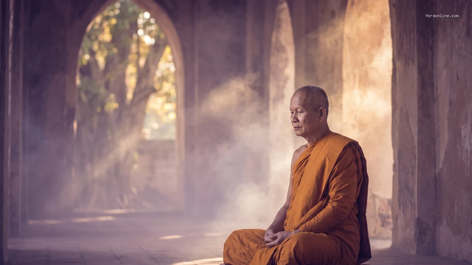 ภาพประกอบหัวข้อ นิมิตหมายแห่งความก้าวหน้า: เมื่อความฝันสะท้อนถึงหน้าที่การงาน ในบทความ ฝันเห็นพระ ฝันว่าเจอพระ บ่งบอกว่าอะไร ทำนายฝันเลย เลขเด่น เลขเด็ด เลขนำโชค หรือมีเรื่องดีๆอะไรบ้าง